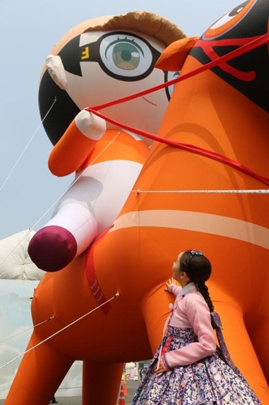 한국마사회 · 메가스터디 · 여성신문 5